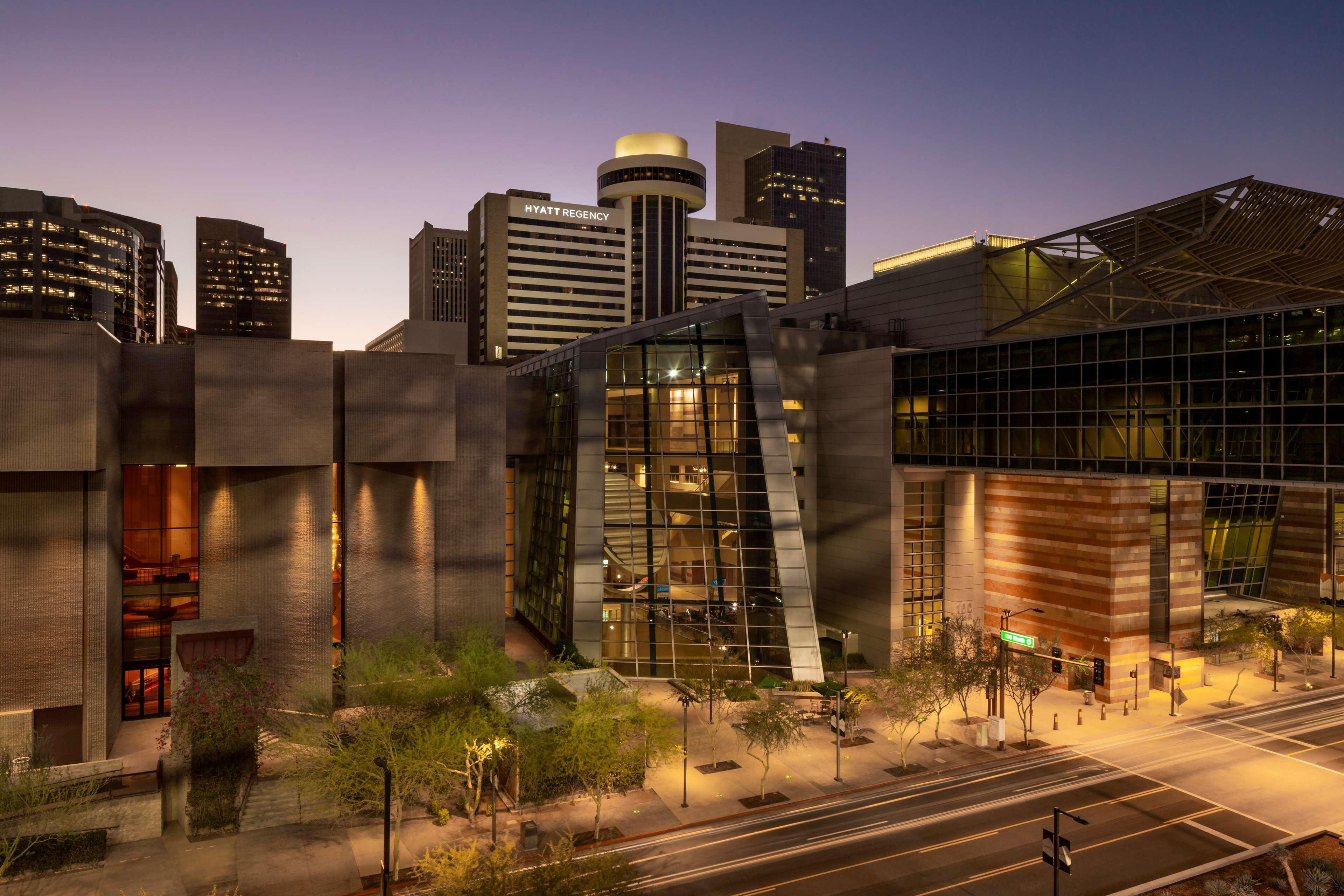 Hyatt Regency Phoenix Downtown - No Destination Fees Exterior foto