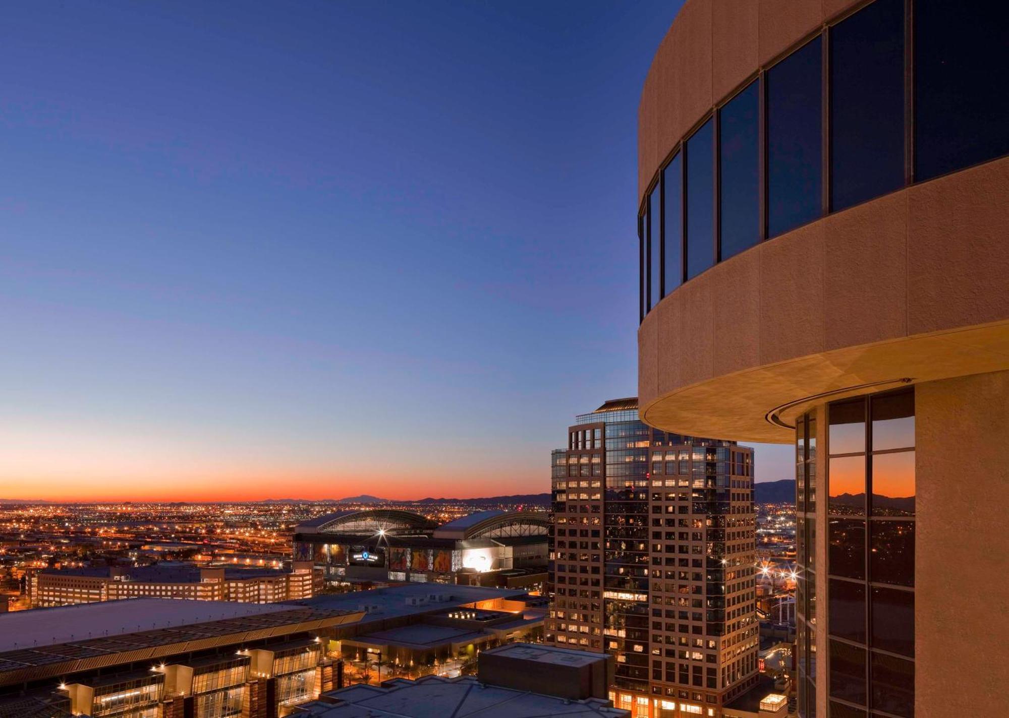 Hyatt Regency Phoenix Downtown - No Destination Fees Exterior foto